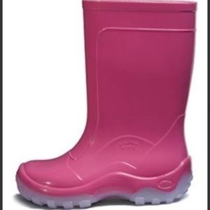 Pink rain boots ☔️ 🌟